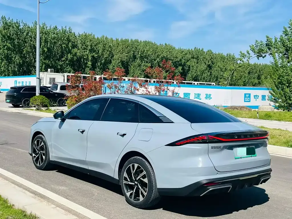 Geely Galaxy L6 — фото 9