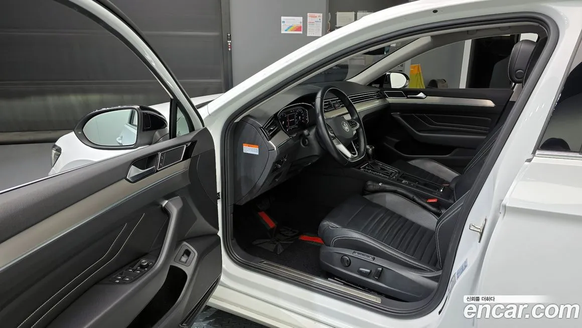 Volkswagen Passat 2021 из KR, фото 2
