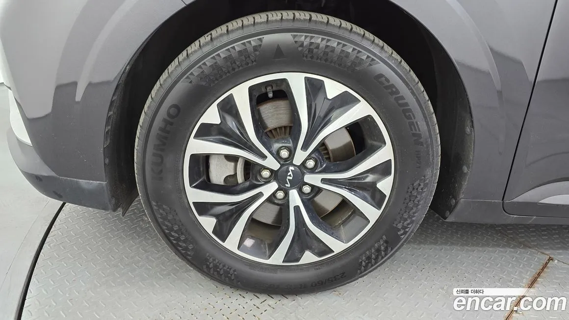 Kia Carnival — фото 10