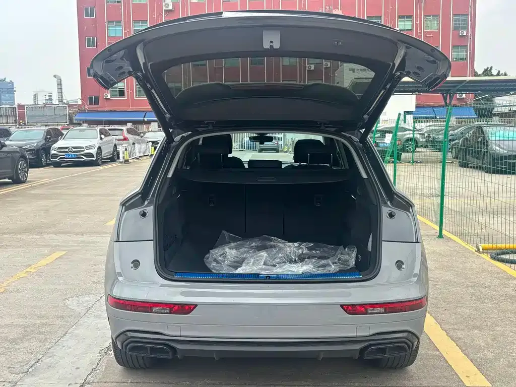 Audi Q5L 2022 из CN, фото 5