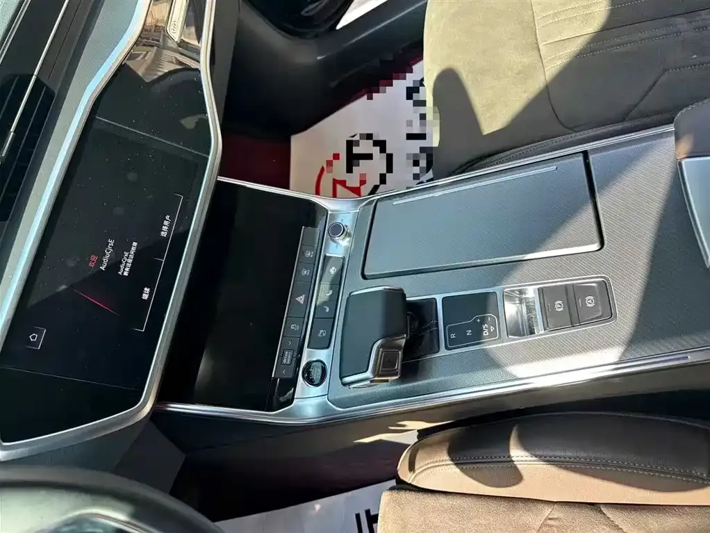 Audi A7L 2024 из CN, фото 6