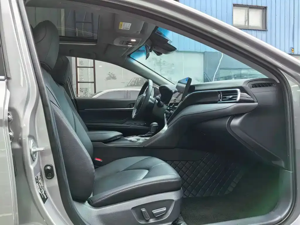 Toyota Camry 2024 из CN, фото 2