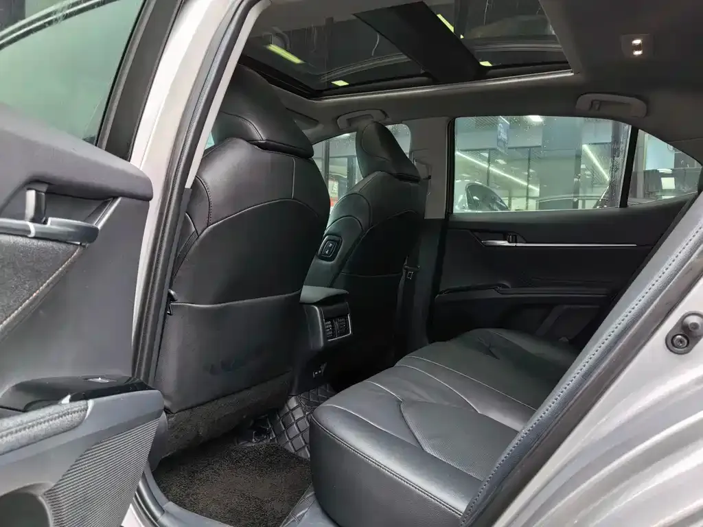 Toyota Camry 2024 из CN, фото 9
