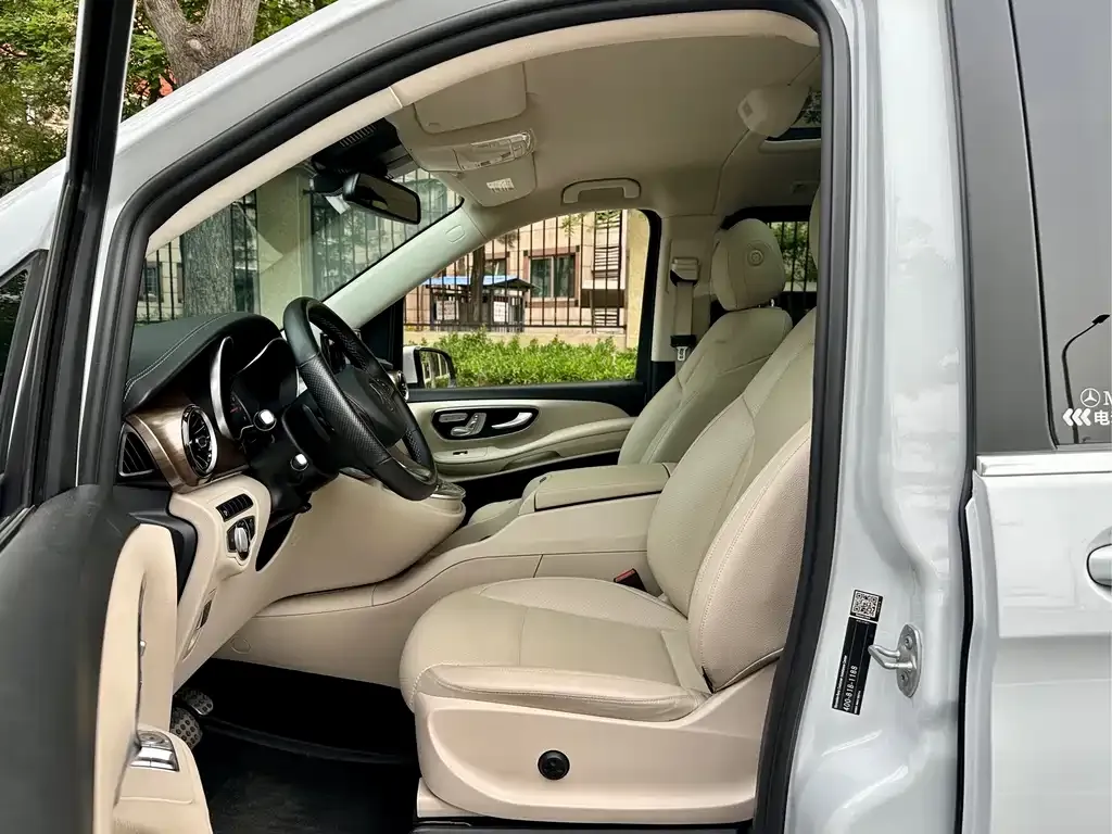 Mercedes-Benz V-Class 2022 из CN, фото 2