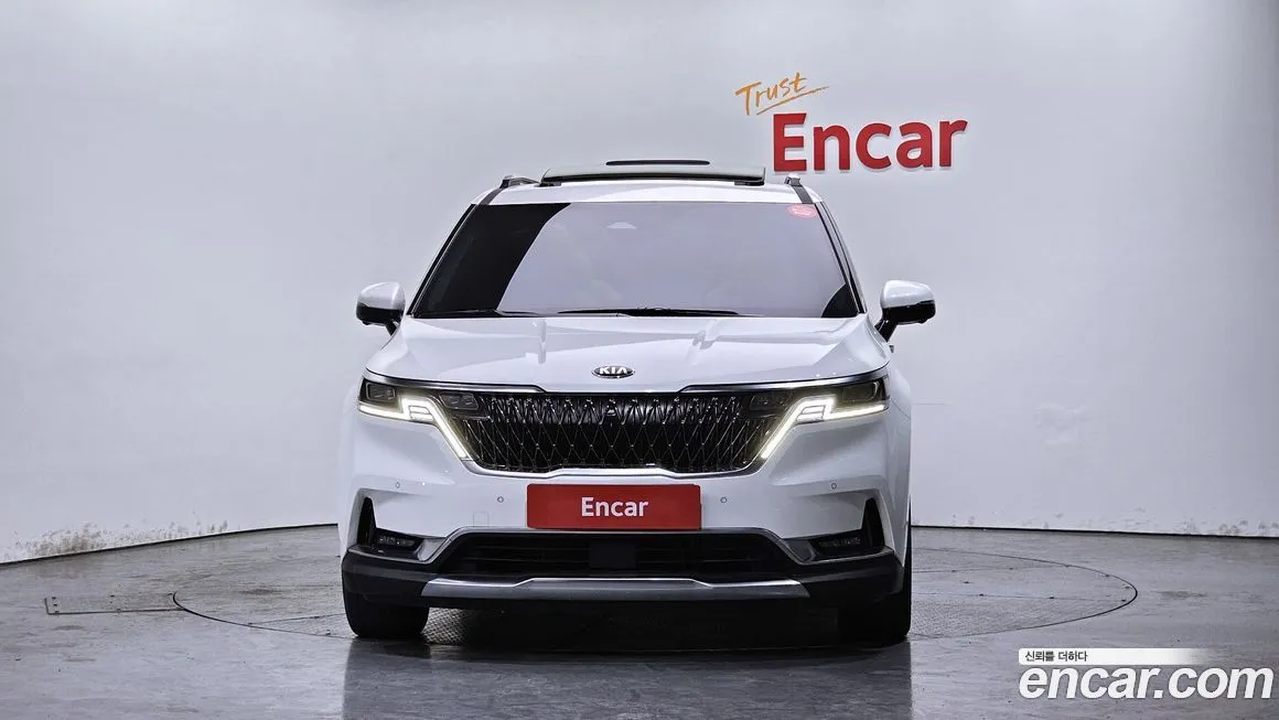 Kia Carnival — фото 10