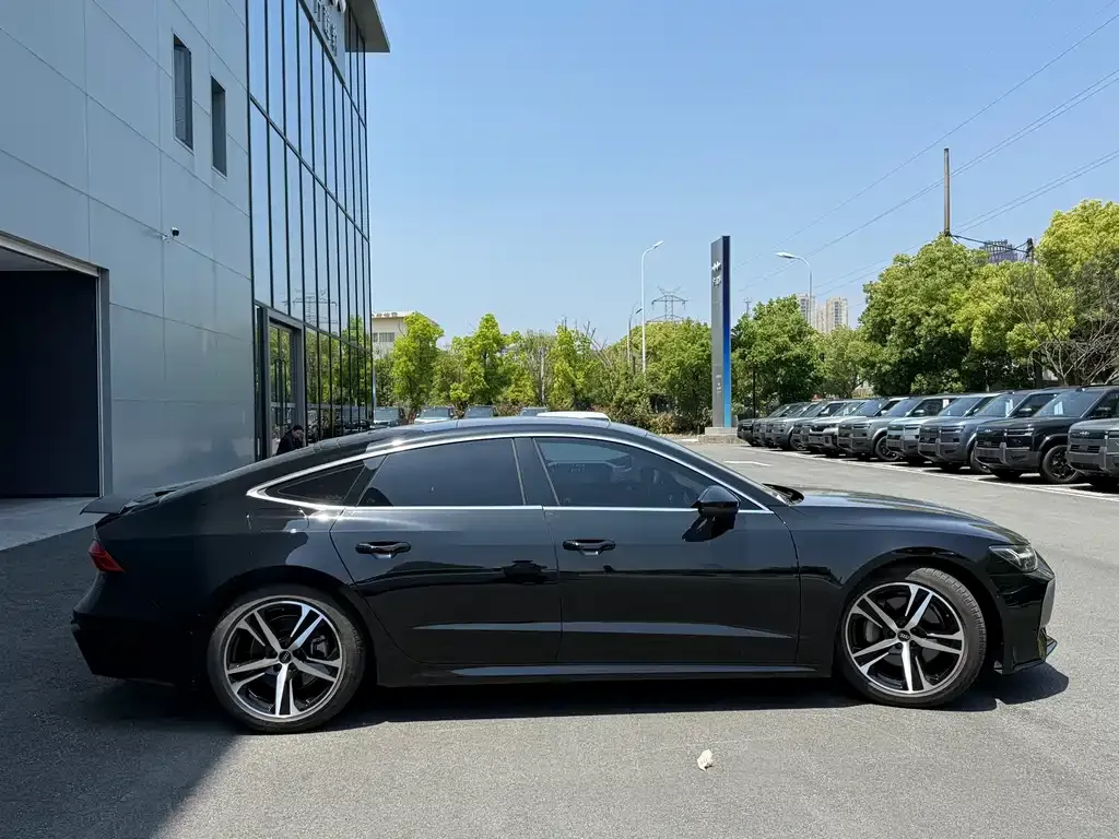 Audi A7 2021 из CN, фото 6