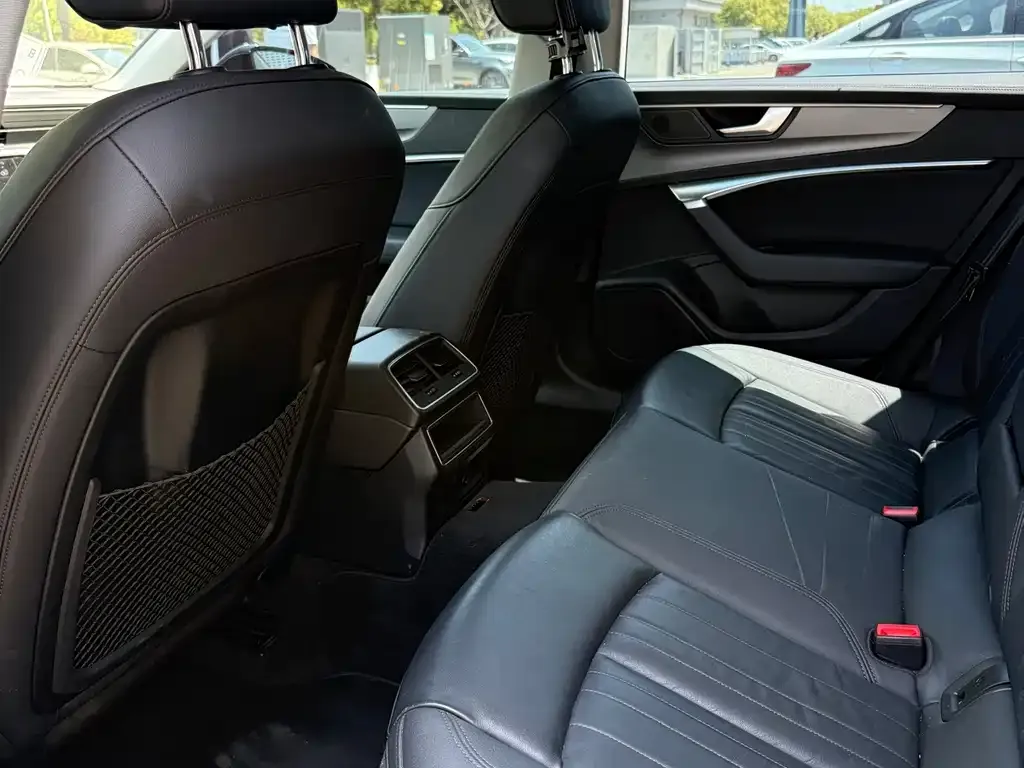 Audi A7 2021 из CN, фото 3