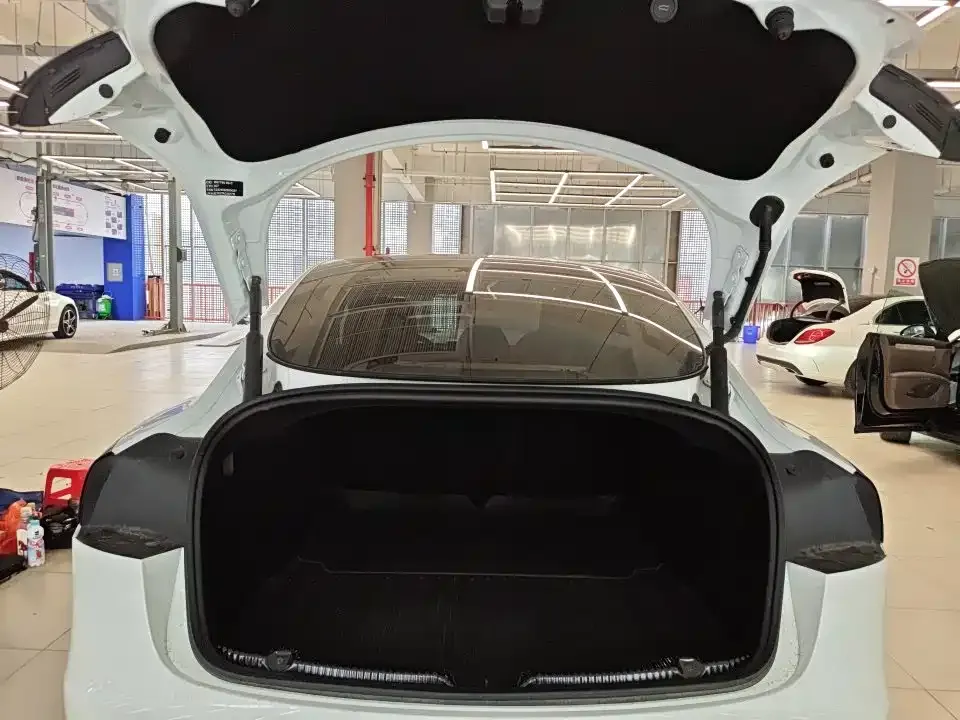 Tesla Model 3 — фото 3