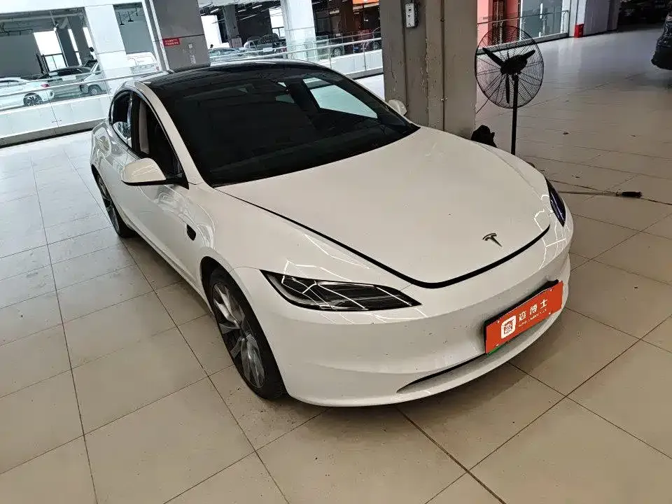Tesla Model 3 — фото 8