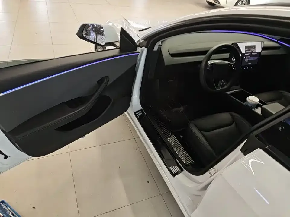 Tesla Model 3 — фото 5