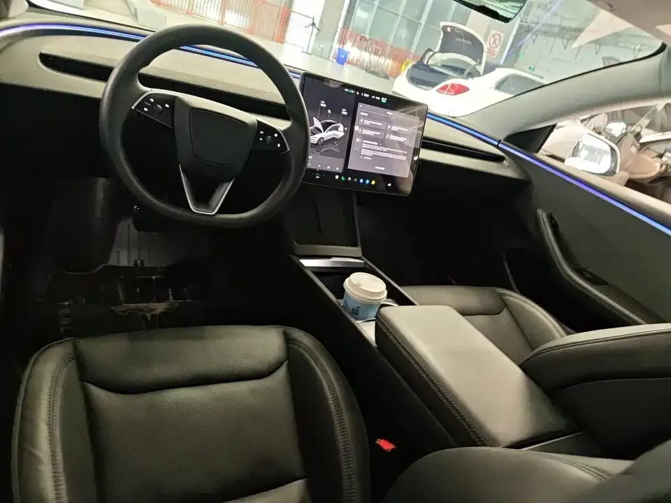 Tesla Model 3 — фото 6