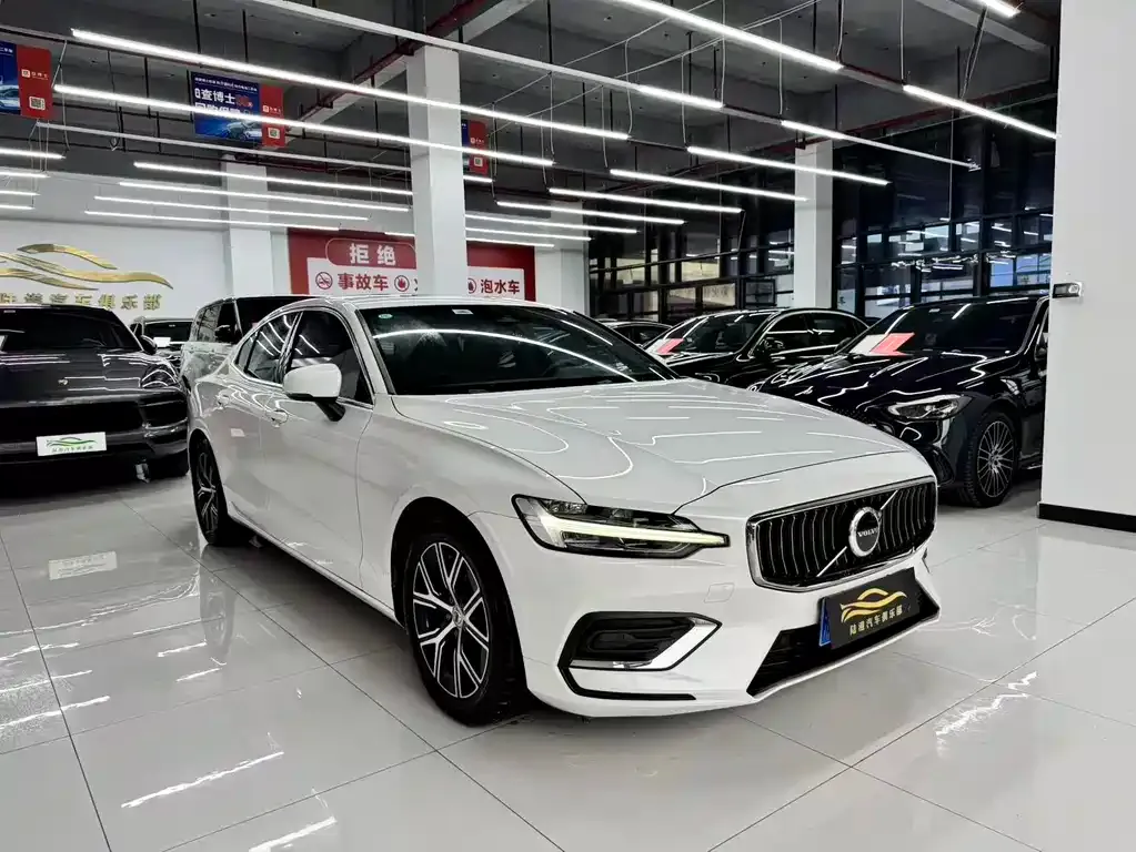 Volvo S60 2023 из CN, фото 9