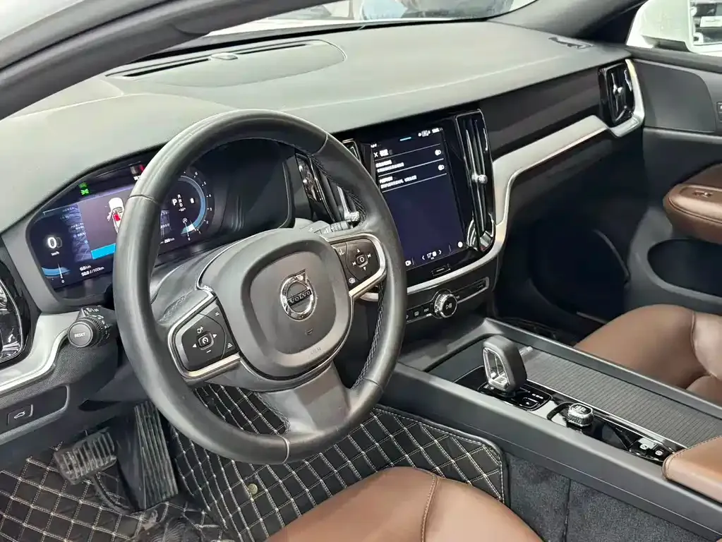 Volvo S60 2023 из CN, фото 8