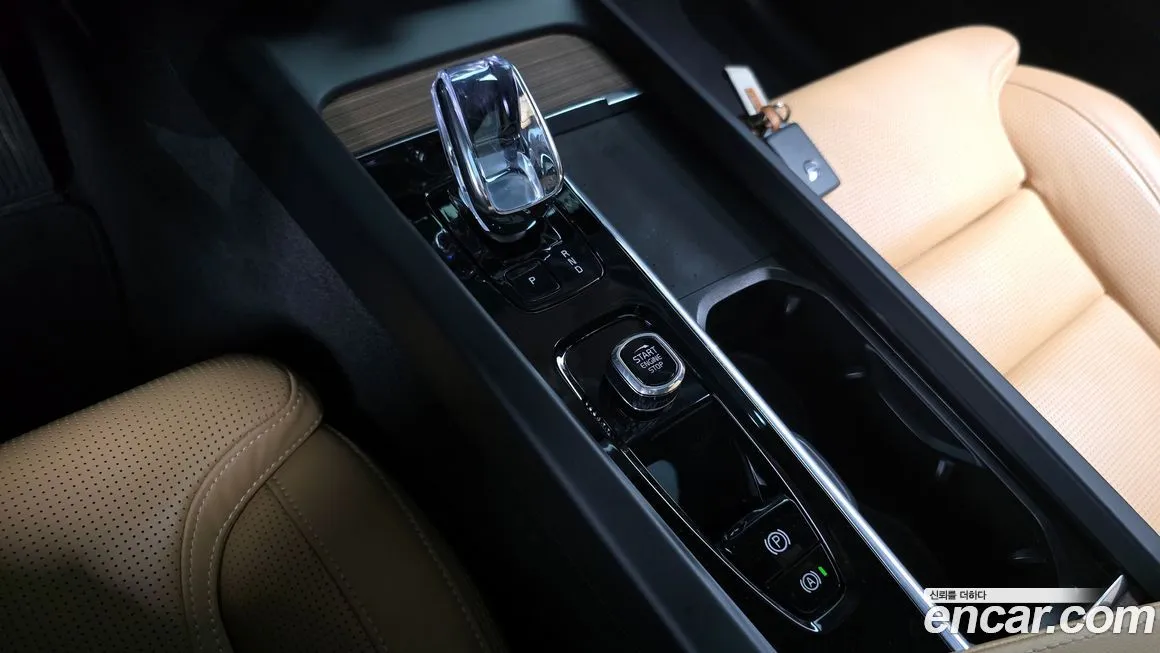 Volvo XC60 2024 из KR, фото 8