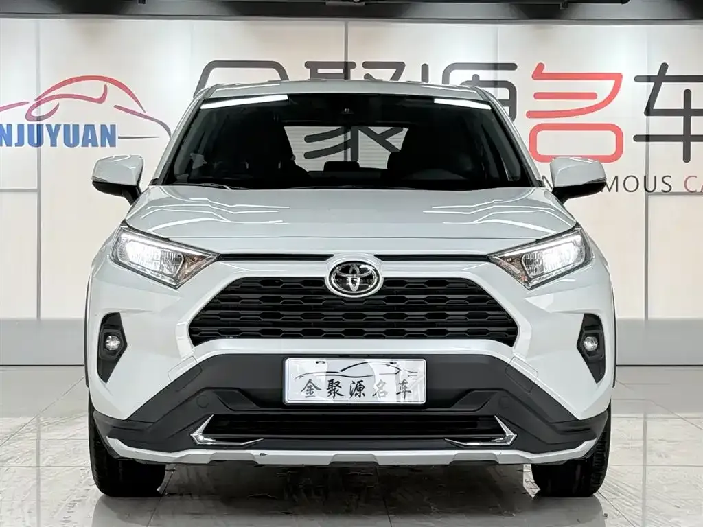 Toyota RAV4 2023 из CN, фото 2