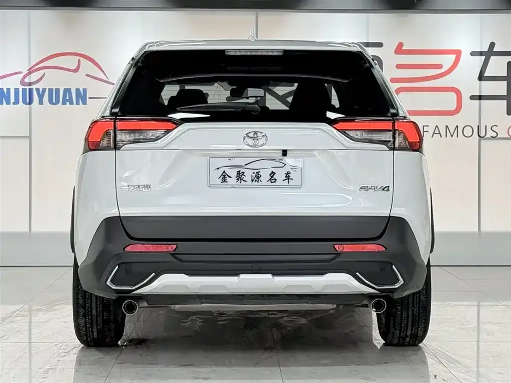 Toyota RAV4 2023 из CN, фото 4