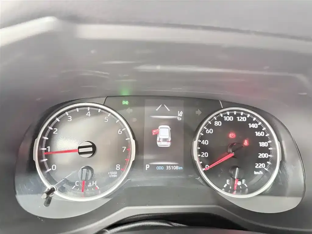 Toyota RAV4 2023 из CN, фото 5