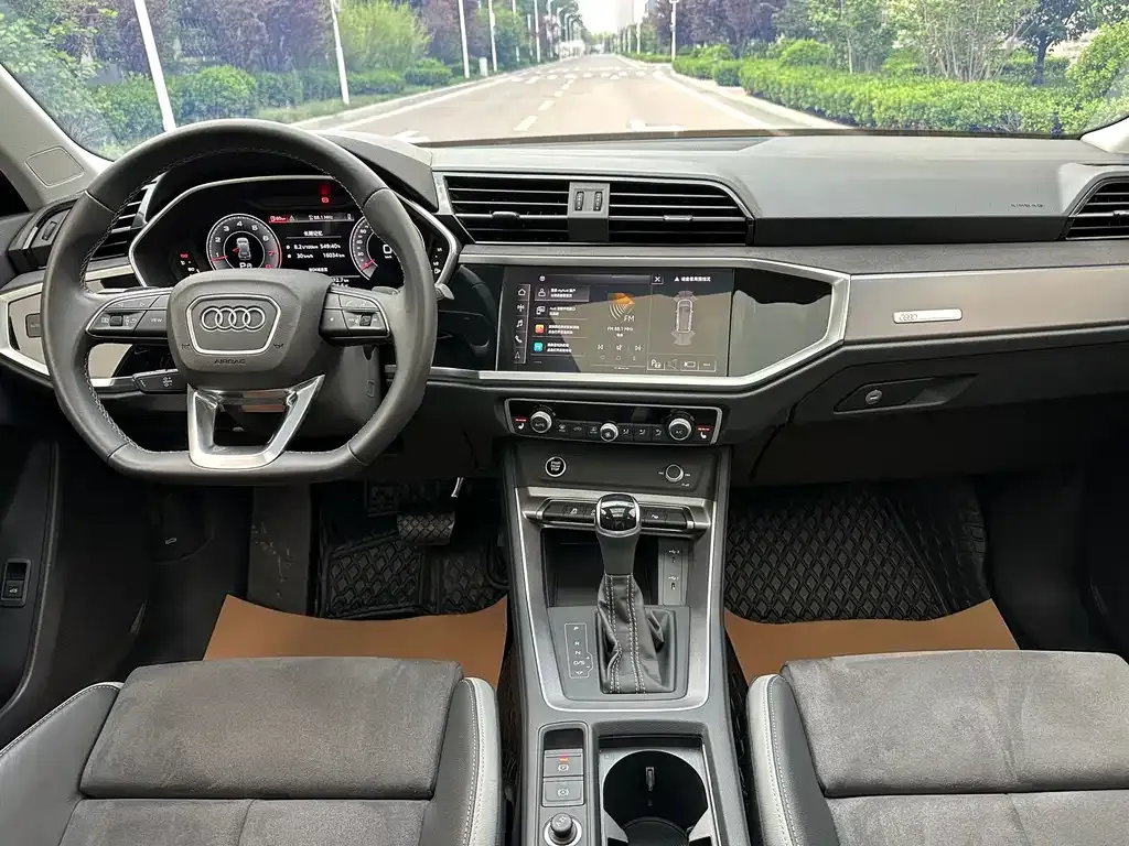 Audi Q3 2023 из CN, фото 7