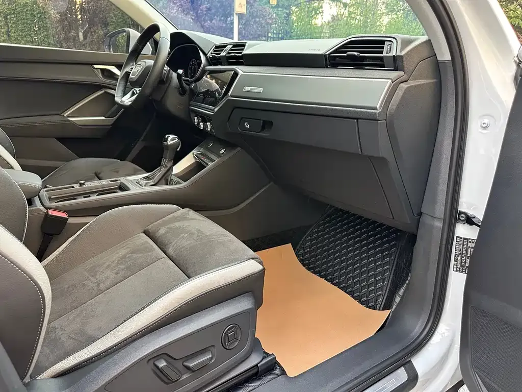 Audi Q3 2023 из CN, фото 6