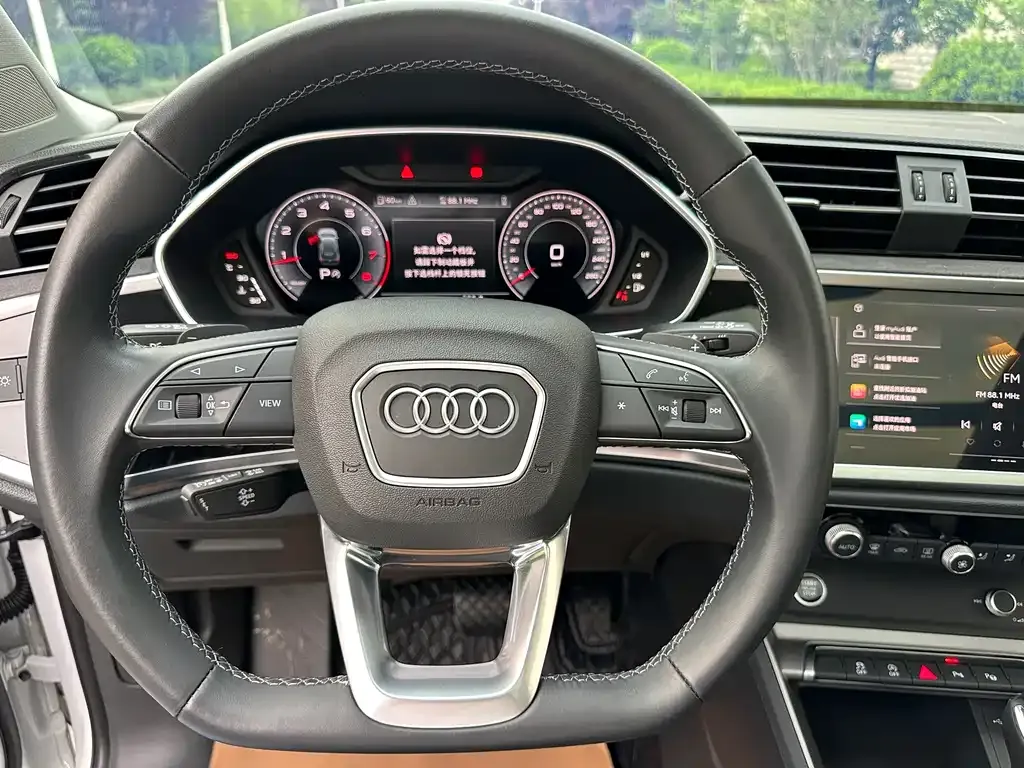 Audi Q3 2023 из CN, фото 9