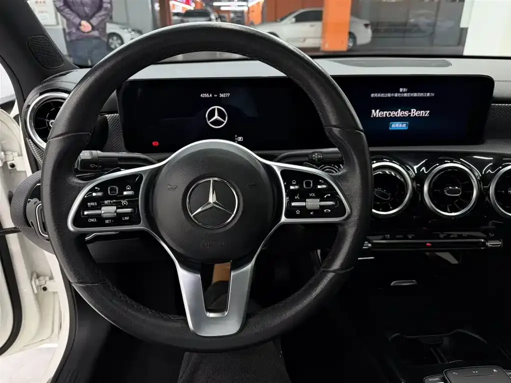 Mercedes-Benz A-Class — фото 6