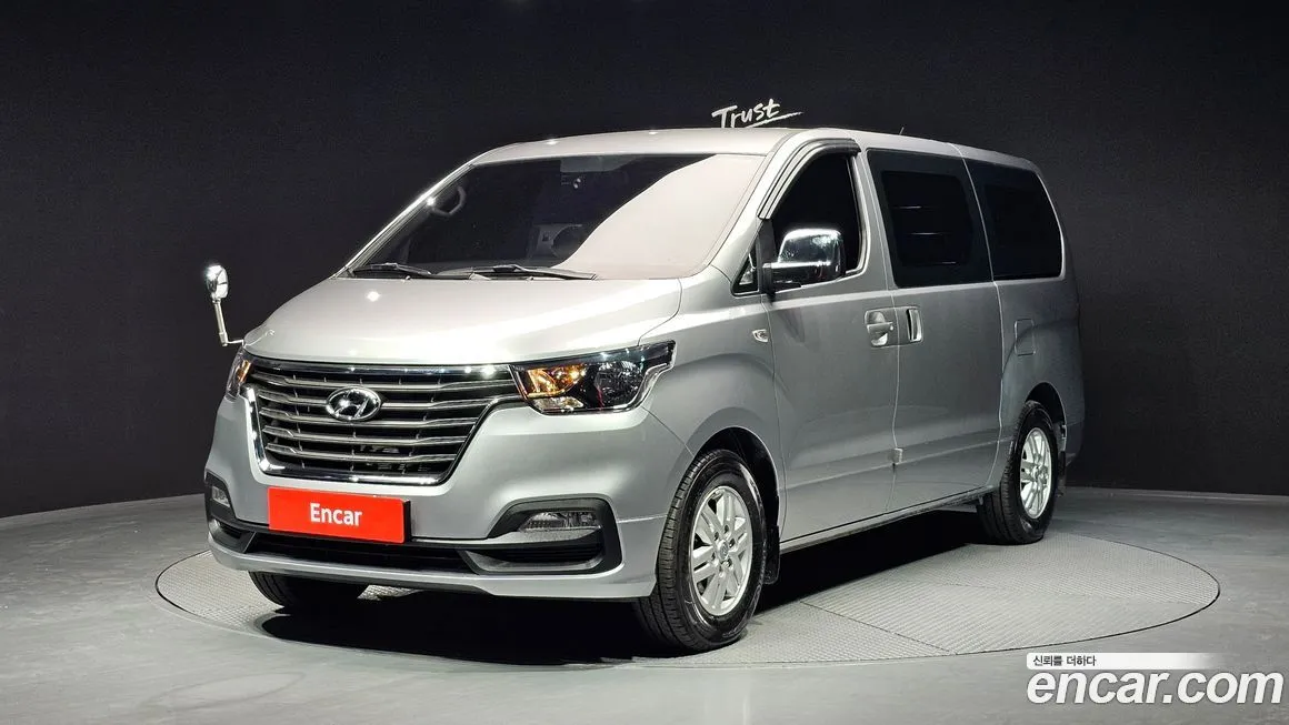 Hyundai Starex