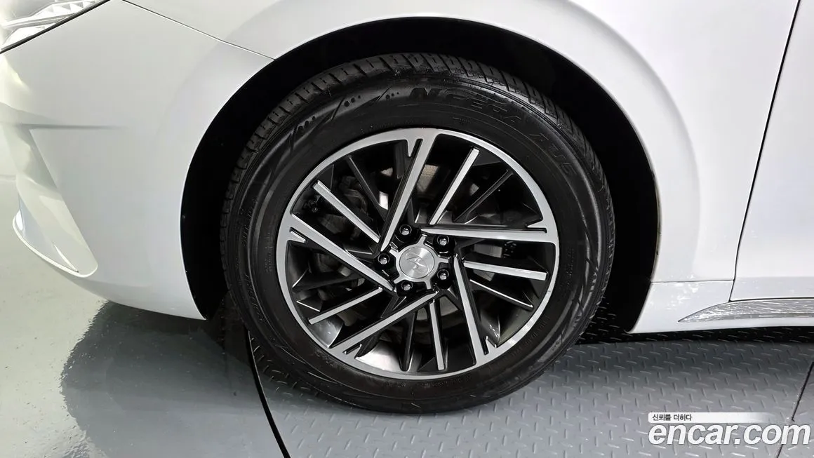 Hyundai Grandeur 2023 из KR, фото 3