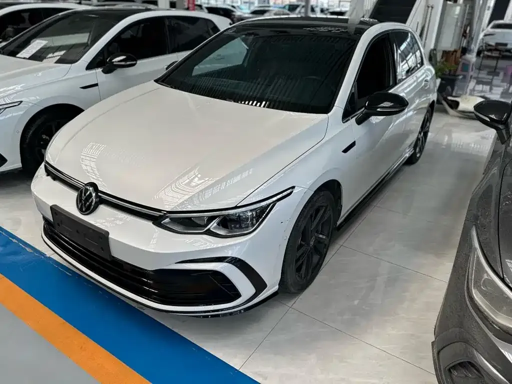 Volkswagen Golf 2024 из CN, фото 1