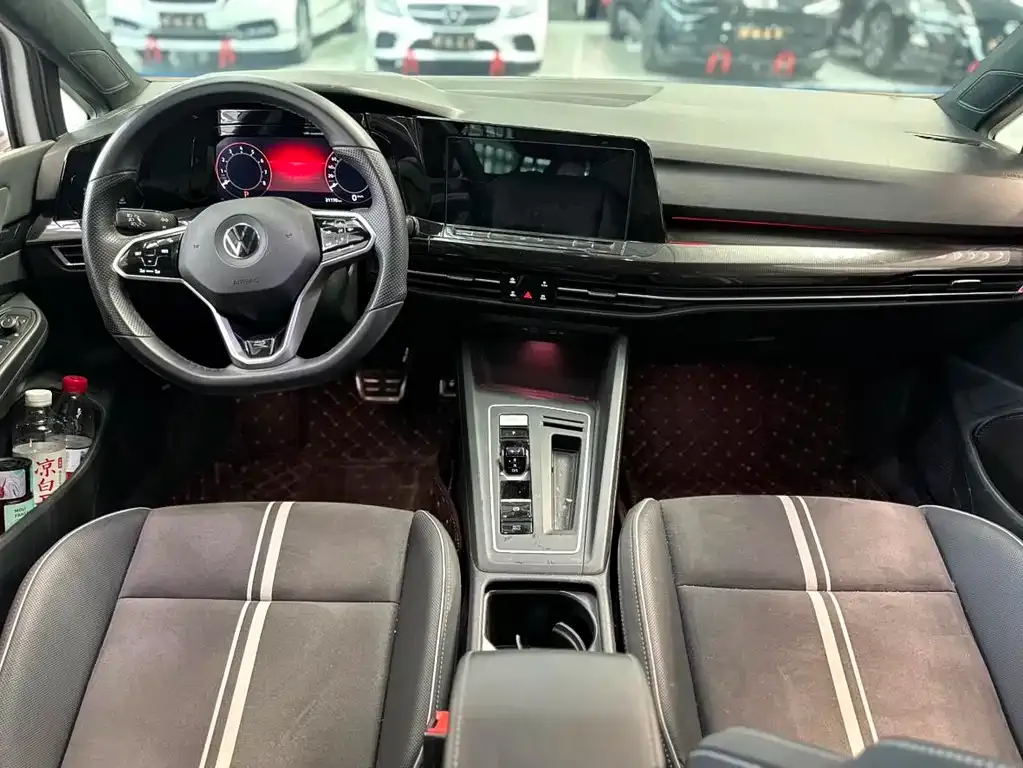 Volkswagen Golf 2024 из CN, фото 6