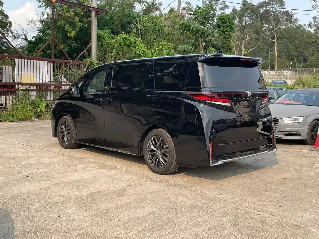 Toyota Vellfire — фото 6