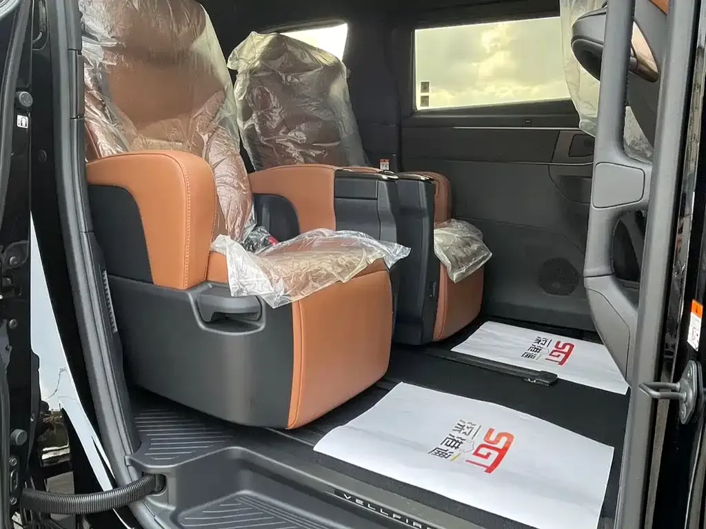 Toyota Vellfire — фото 3