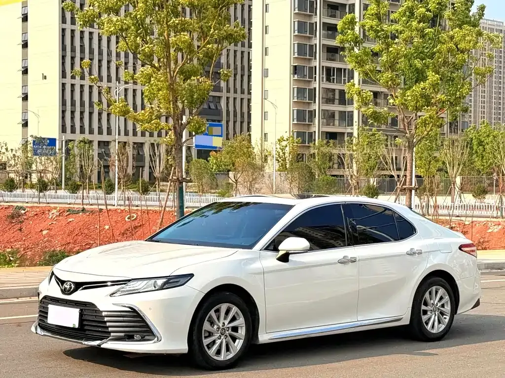 Toyota Camry 2023 из CN, фото 1