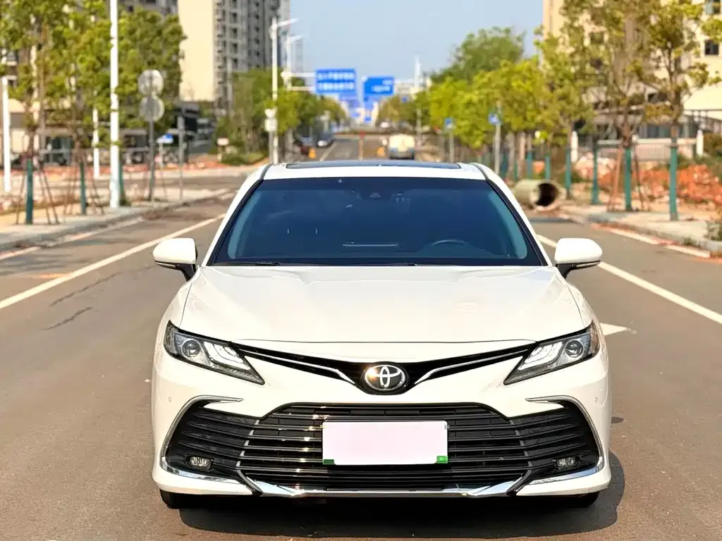 Toyota Camry 2023 из CN, фото 3