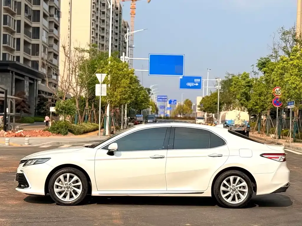 Toyota Camry 2023 из CN, фото 4