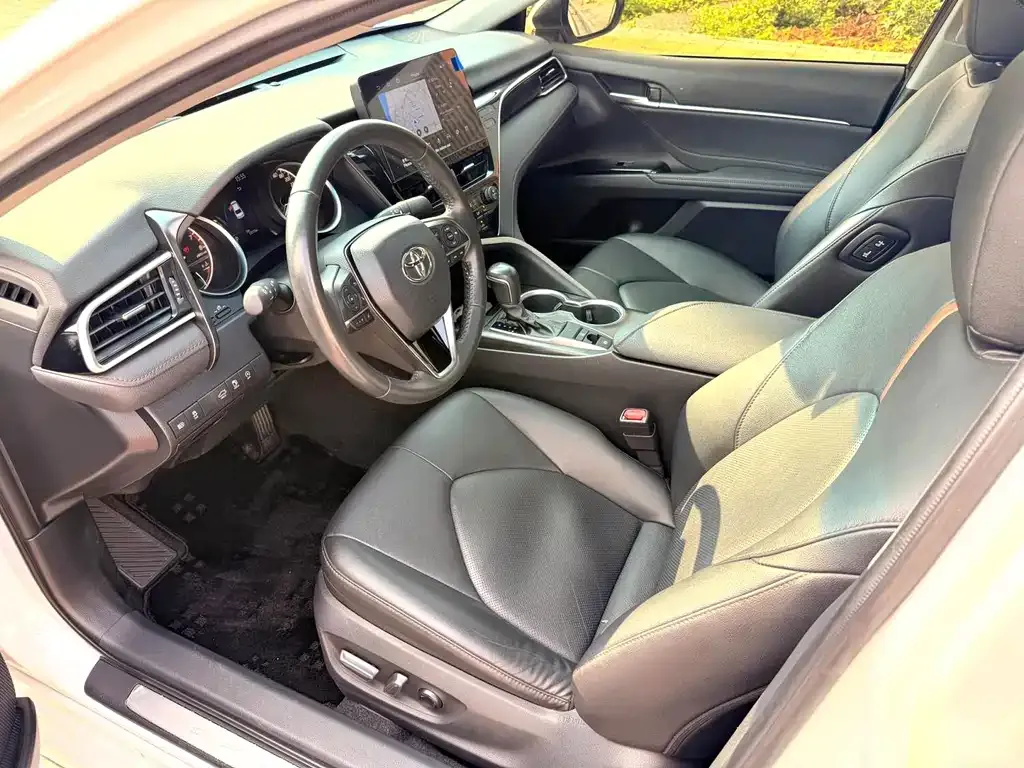 Toyota Camry 2023 из CN, фото 5