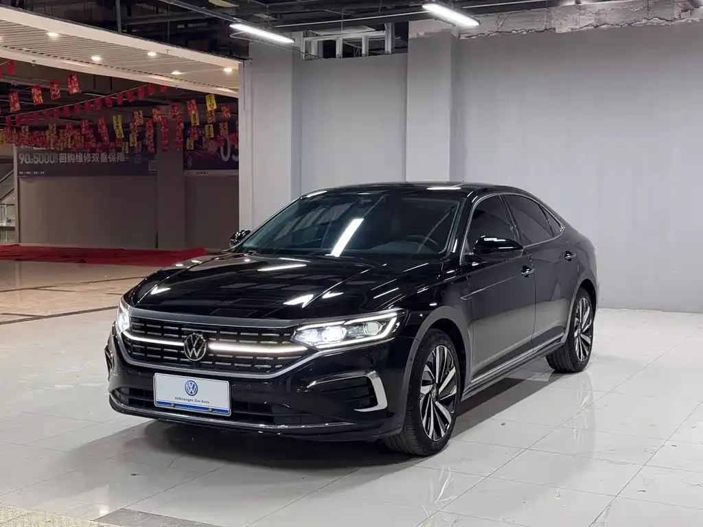 Volkswagen Passat — фото 1