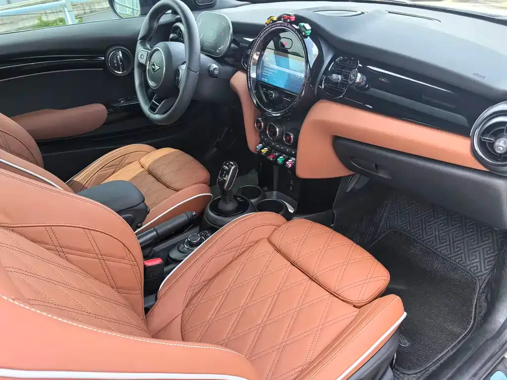MINI Cooper (3-door) 2024 из CN, фото 2
