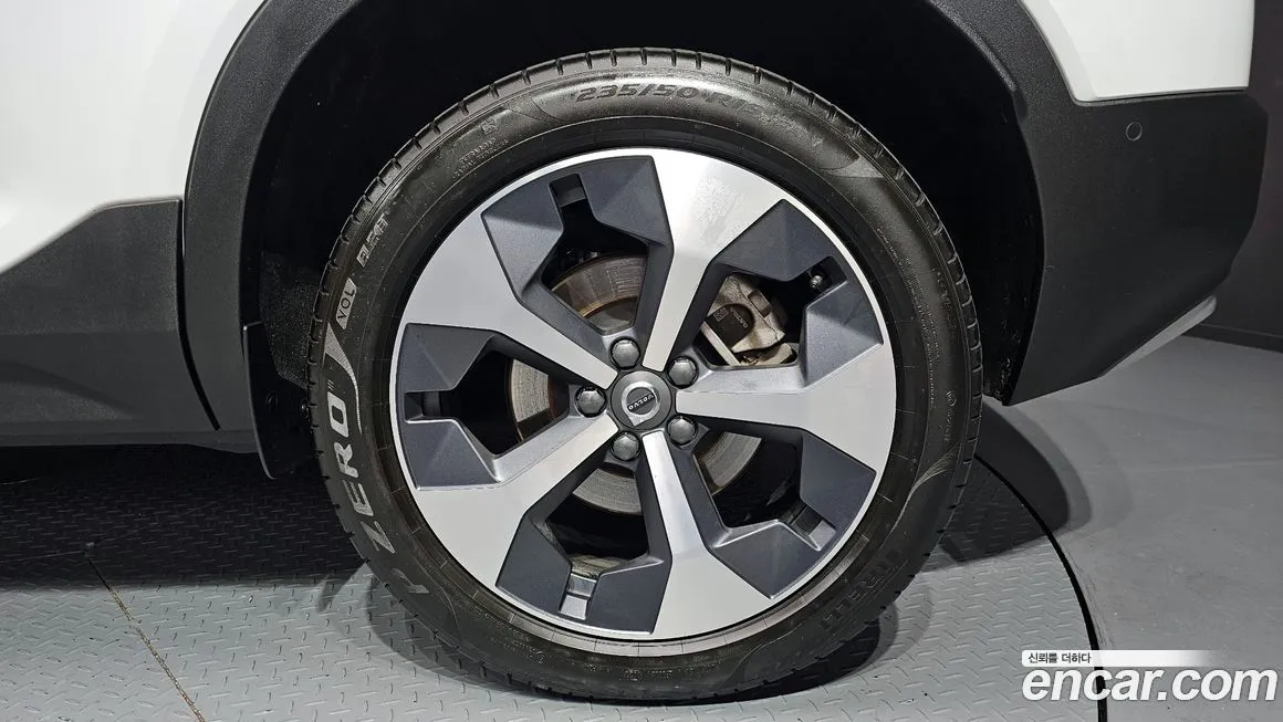 Volvo XC40 2023 из KR, фото 8
