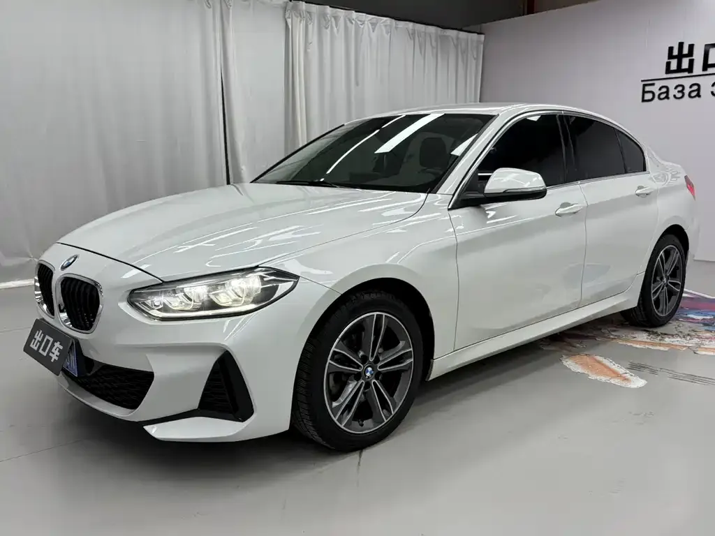 BMW 1 Series 2023 из CN, фото 1