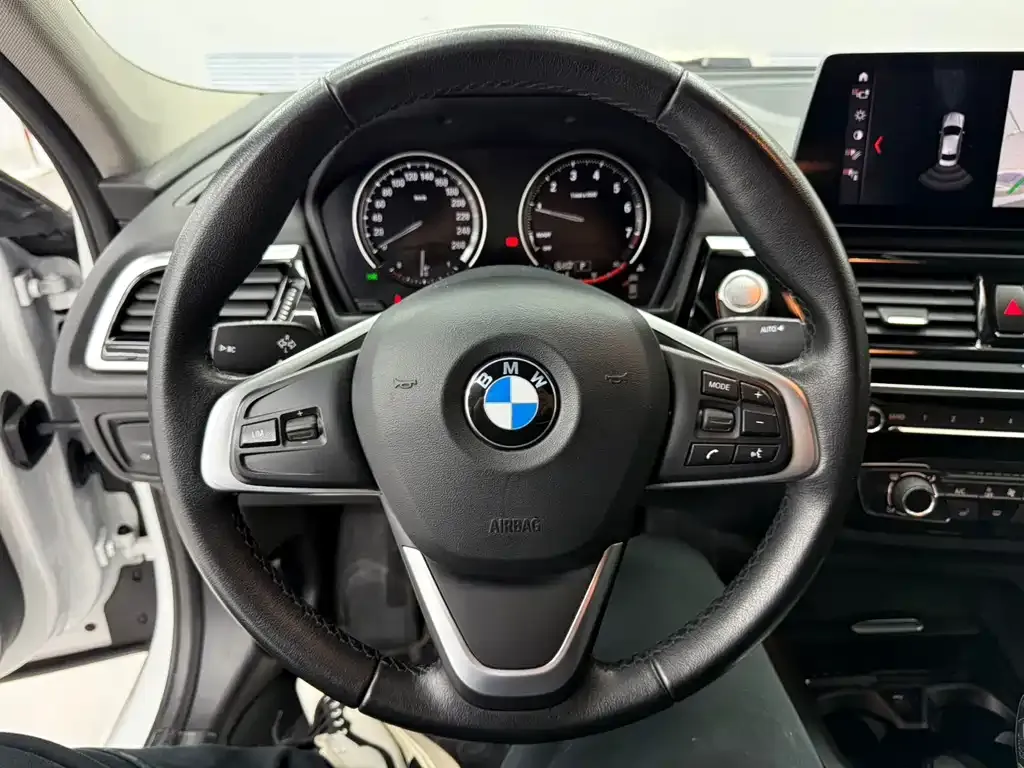 BMW 1 Series 2023 из CN, фото 8