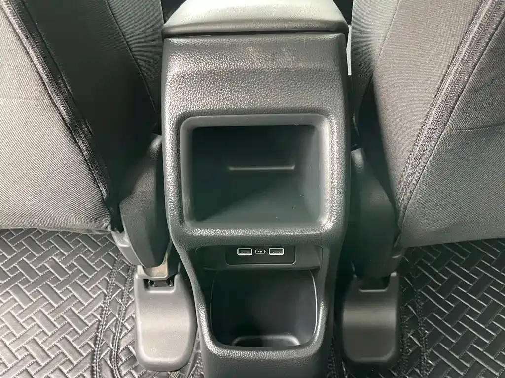 Honda Vezel 2023 из CN, фото 9