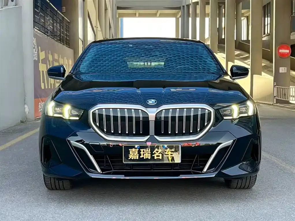 BMW 5 Series — фото 10