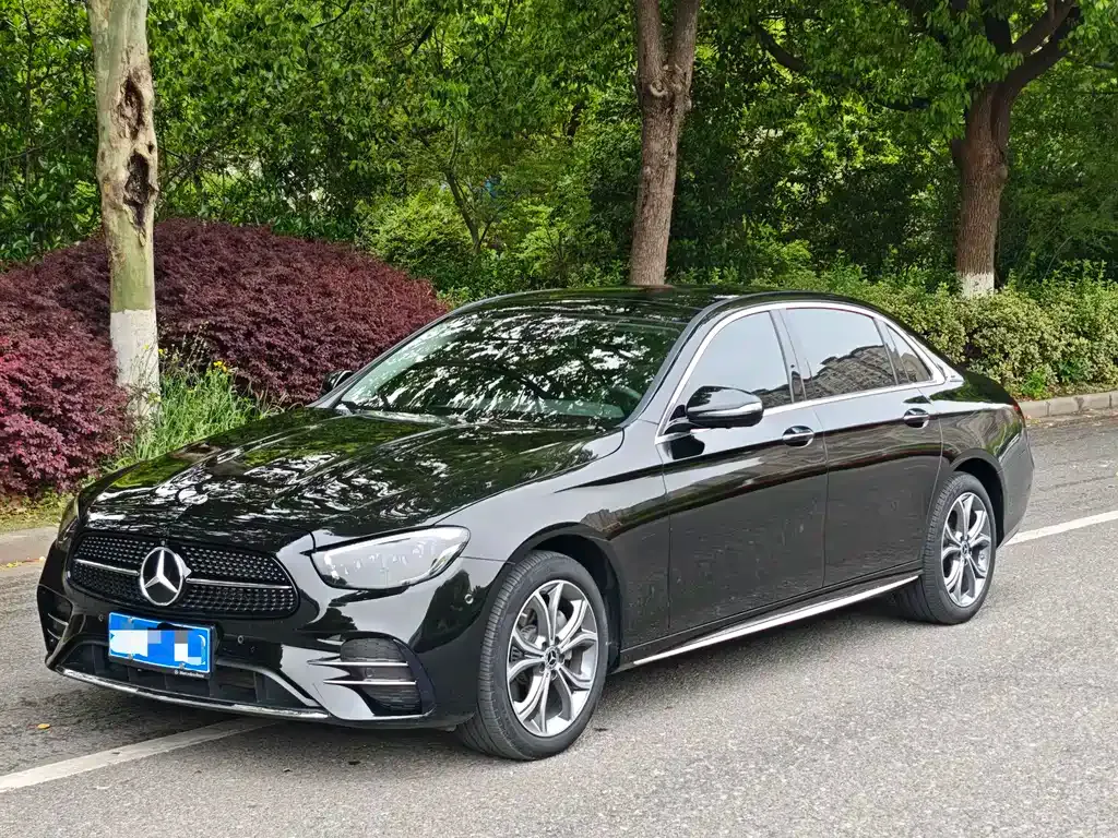 Mercedes-Benz E-Class — фото 10