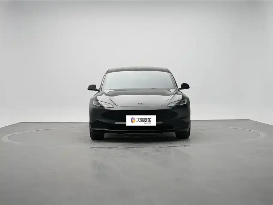 Tesla Model 3 — фото 5