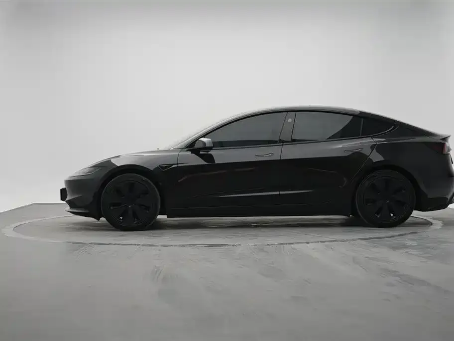 Tesla Model 3 — фото 6