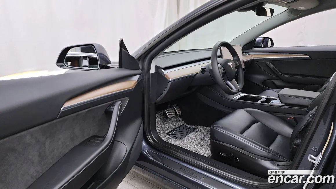 Tesla Model 3 — фото 10