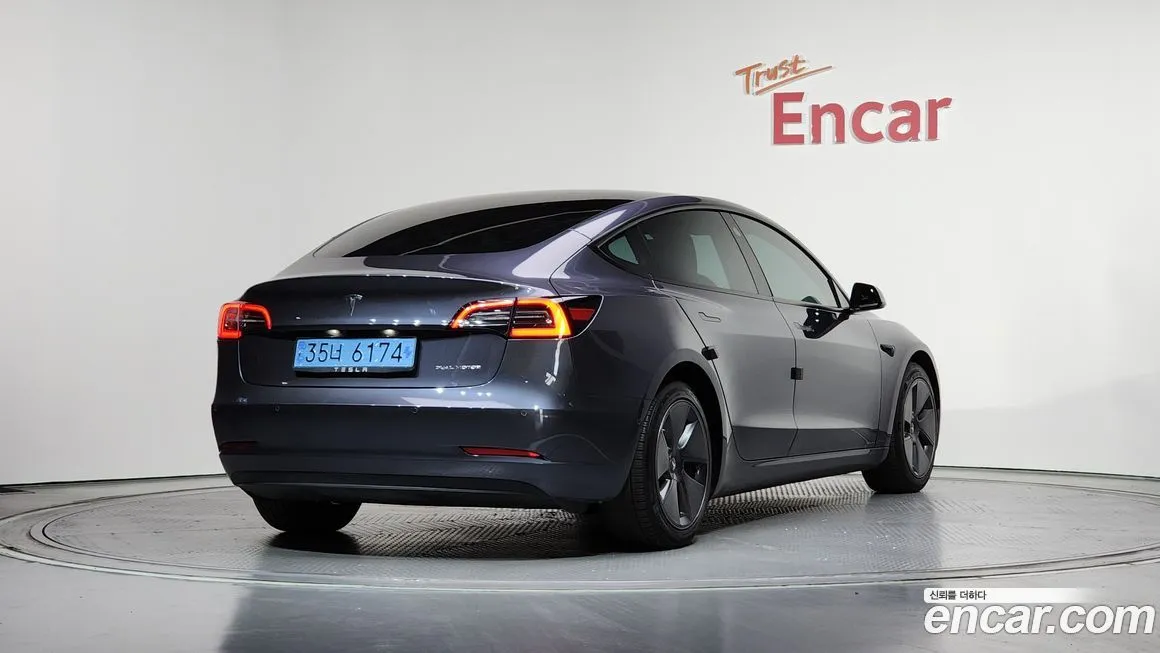 Tesla Model 3 — фото 4