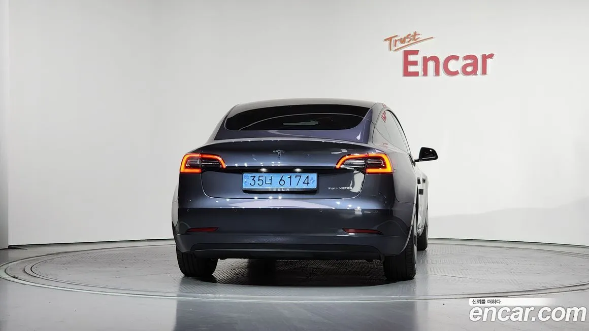 Tesla Model 3 — фото 2
