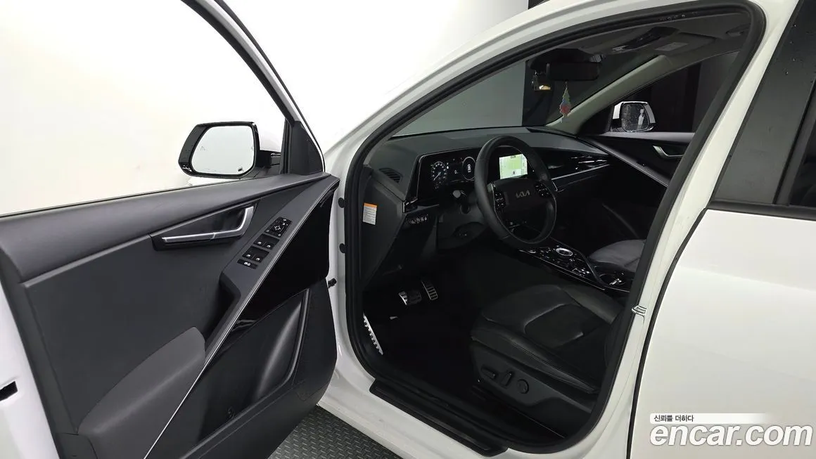 Kia Niro — фото 10