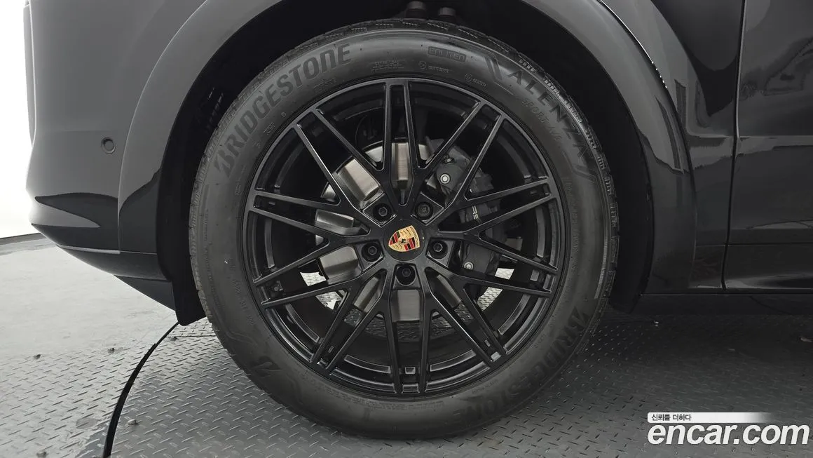 Porsche Cayenne 2025 из KR, фото 10